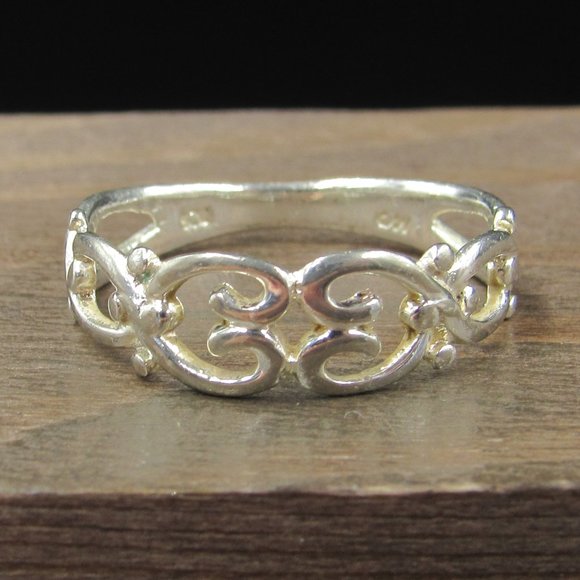 Size 8.25 Sterling Silver Fancy Hearts Band Ring - Picture 1 of 7